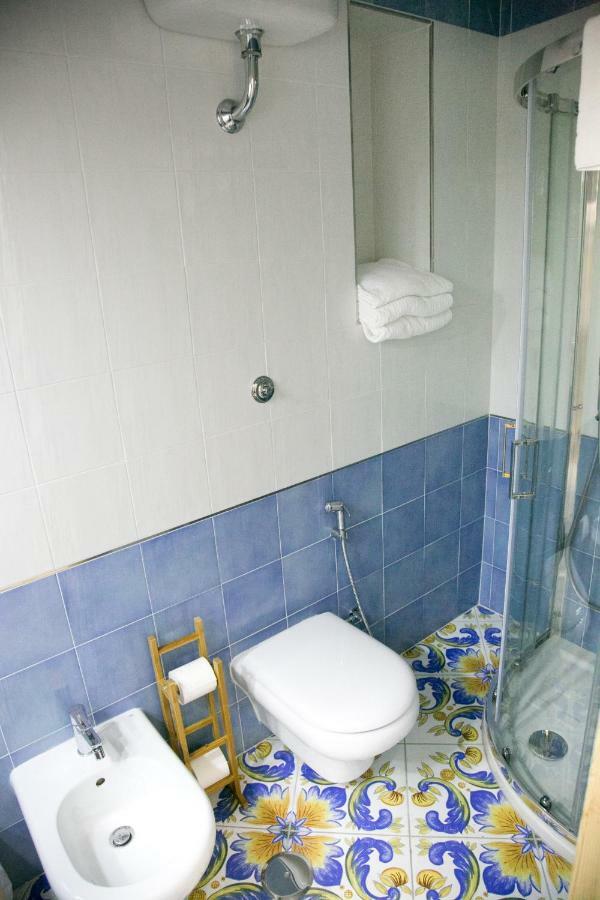 Casa Niccolo Apartment เนเปิลส์ ภายนอก รูปภาพ