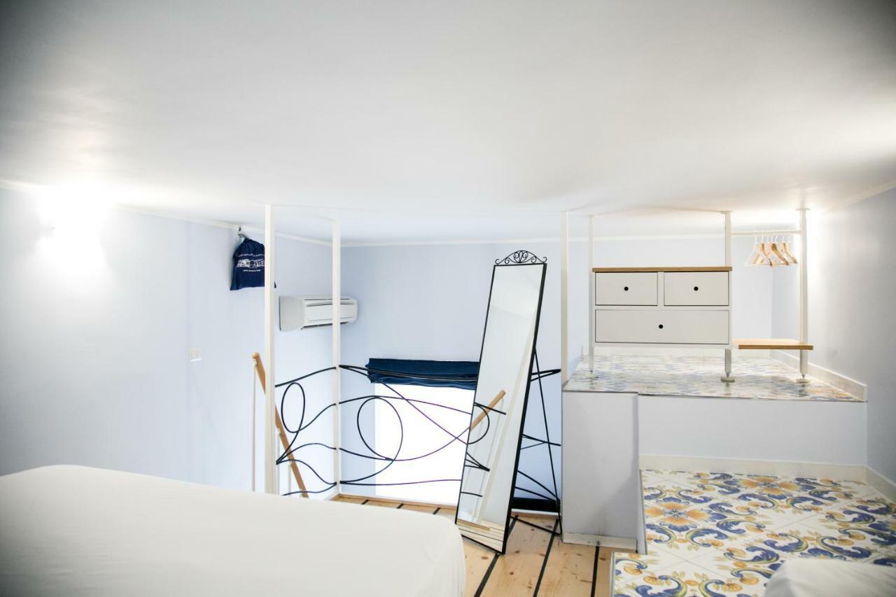 Casa Niccolo Apartment เนเปิลส์ ภายนอก รูปภาพ
