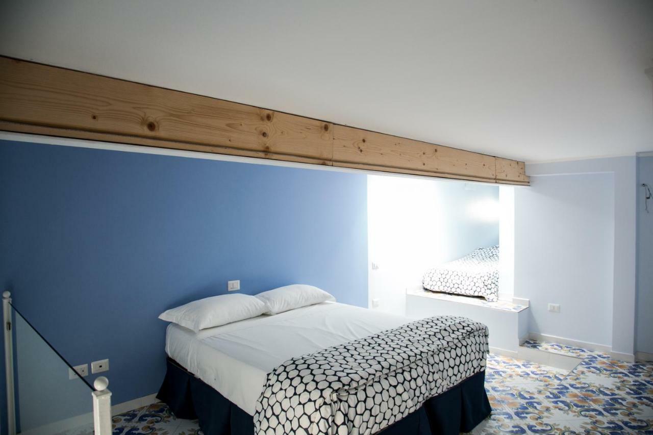 Casa Niccolo Apartment เนเปิลส์ ภายนอก รูปภาพ