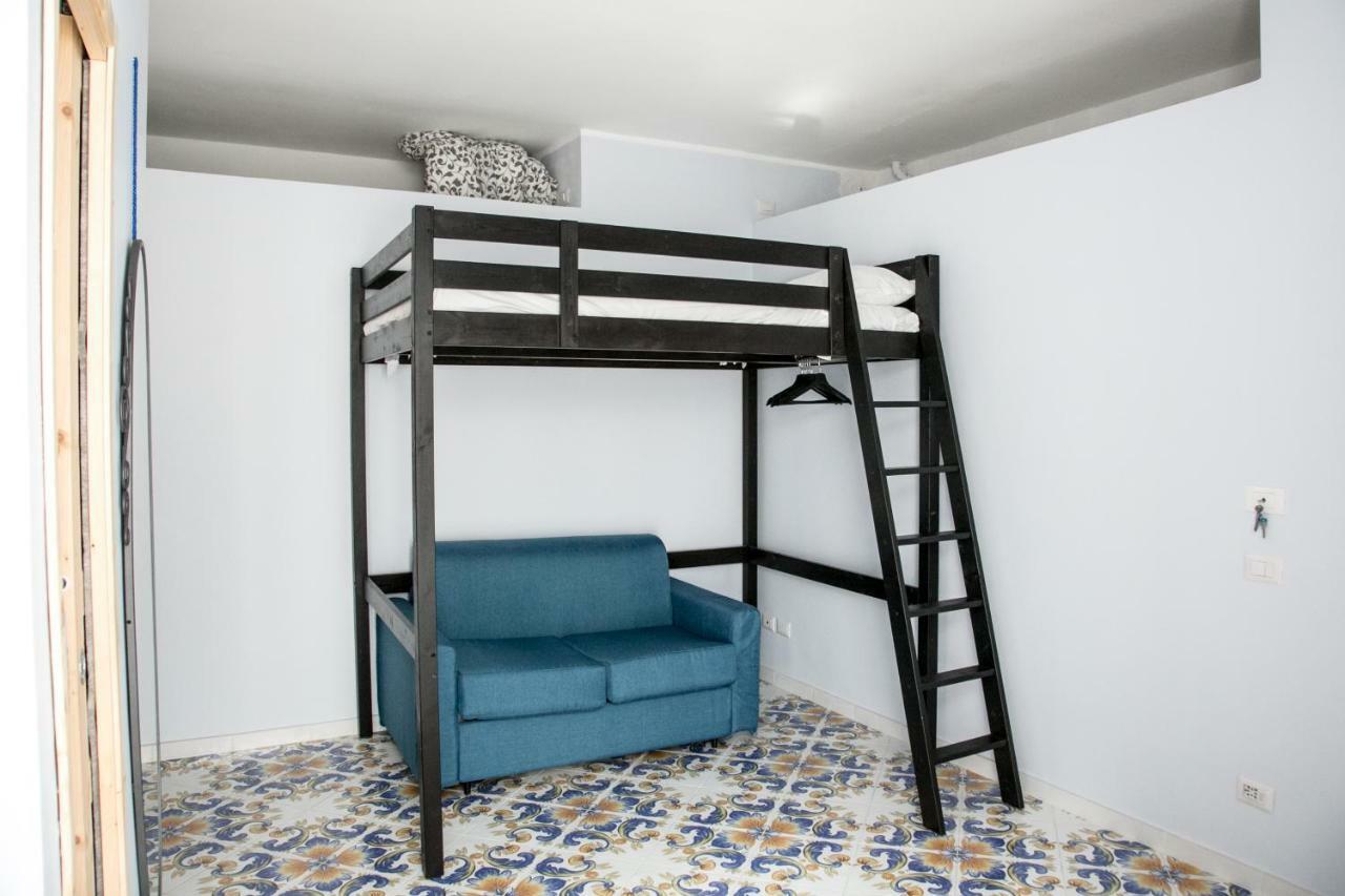 Casa Niccolo Apartment เนเปิลส์ ภายนอก รูปภาพ