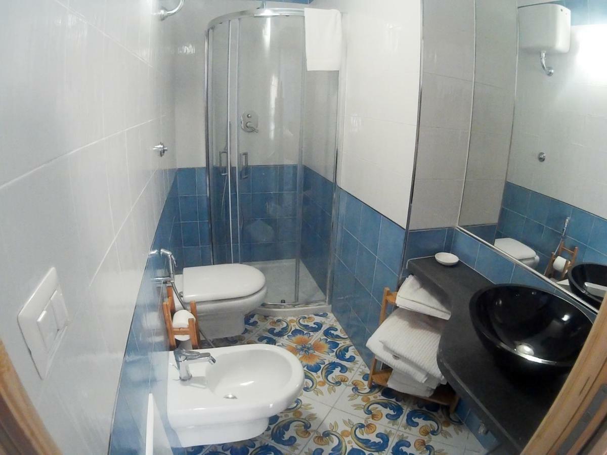 Casa Niccolo Apartment เนเปิลส์ ภายนอก รูปภาพ