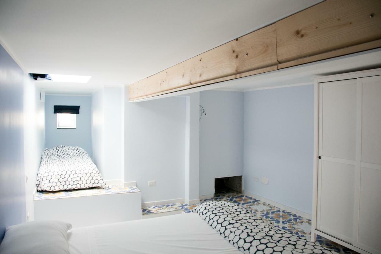 Casa Niccolo Apartment เนเปิลส์ ภายนอก รูปภาพ