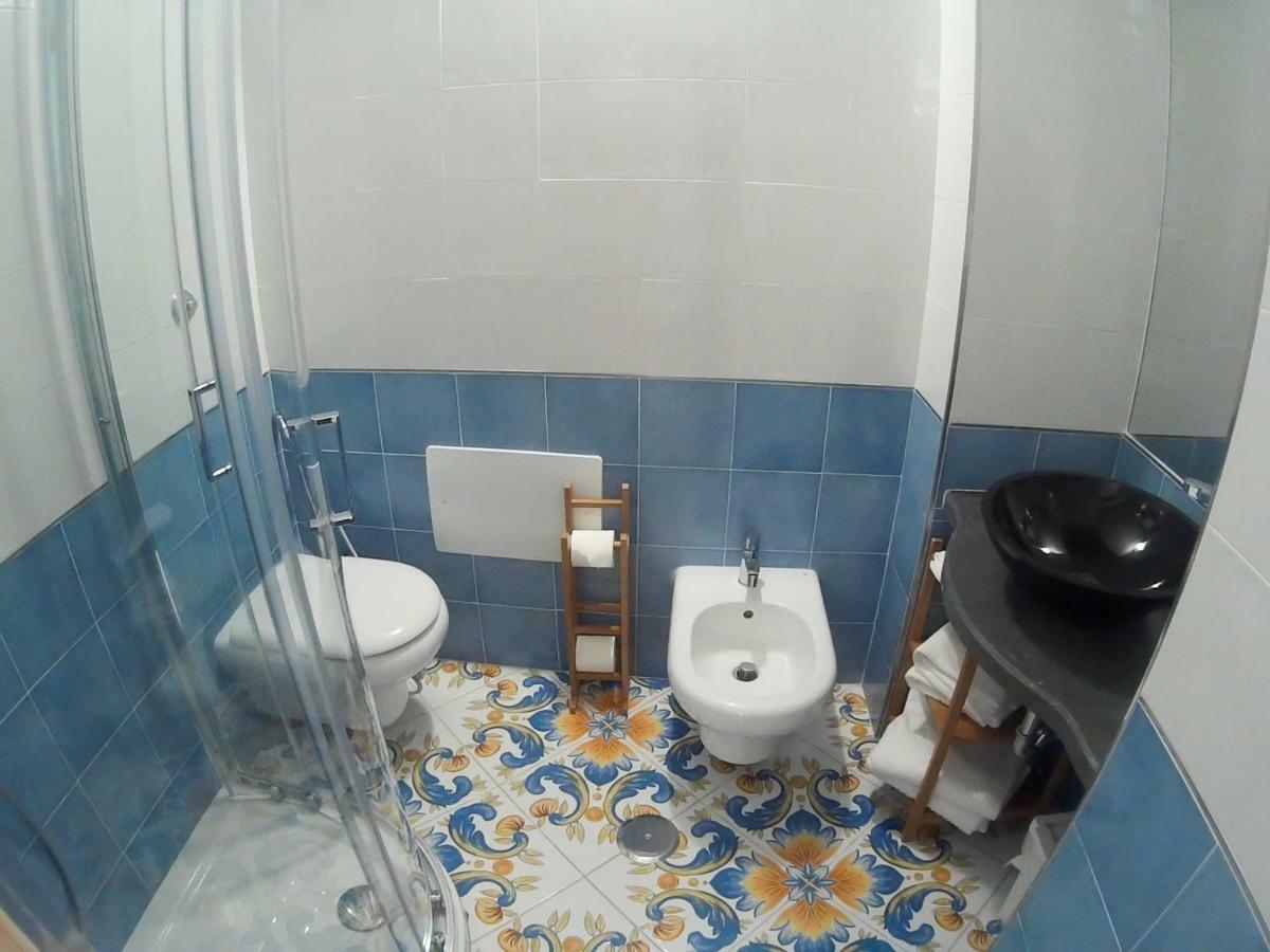 Casa Niccolo Apartment เนเปิลส์ ภายนอก รูปภาพ